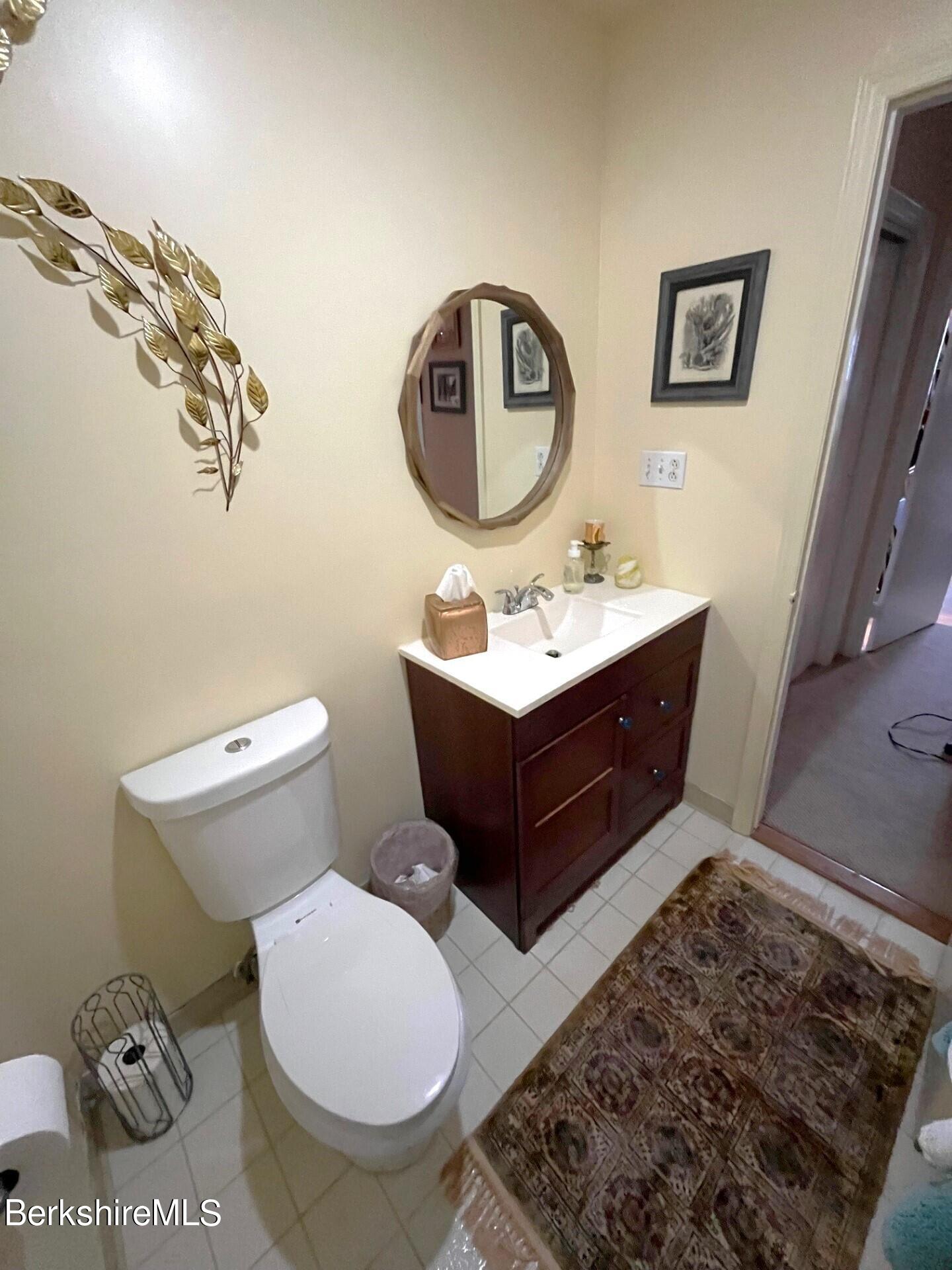 260 Pittsfield Road, Unit F17 Lenox, MA 01240 - Photo 21 of 33 BathA