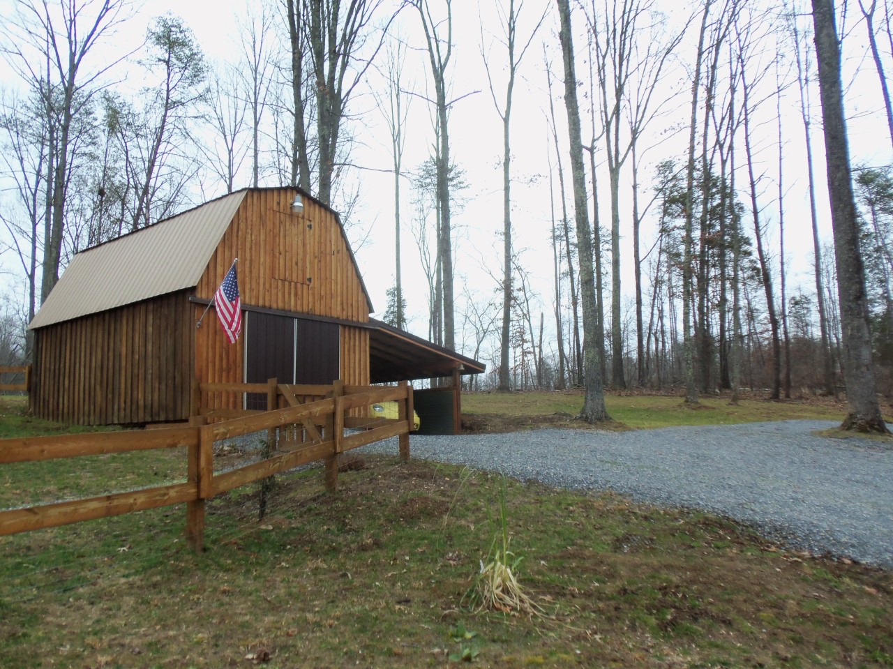 4963 Altice Road Moneta, VA 24121 - Photo 18 of 69 garage