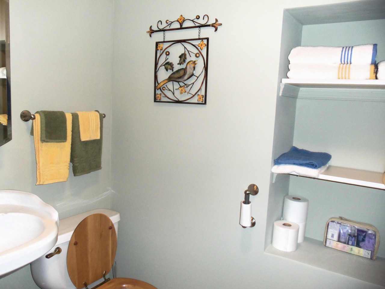 4963 Altice Road Moneta, VA 24121 - Photo 42 of 69 upstairs full bath