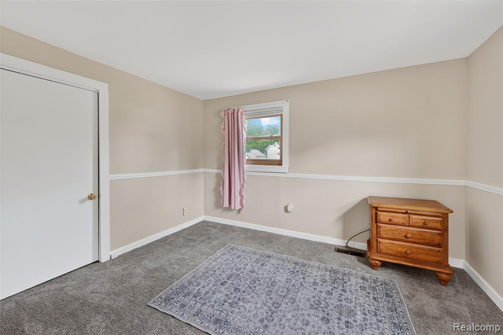 2154 West Maple Avenue Flint, MI 48507 - Photo 8 of 16