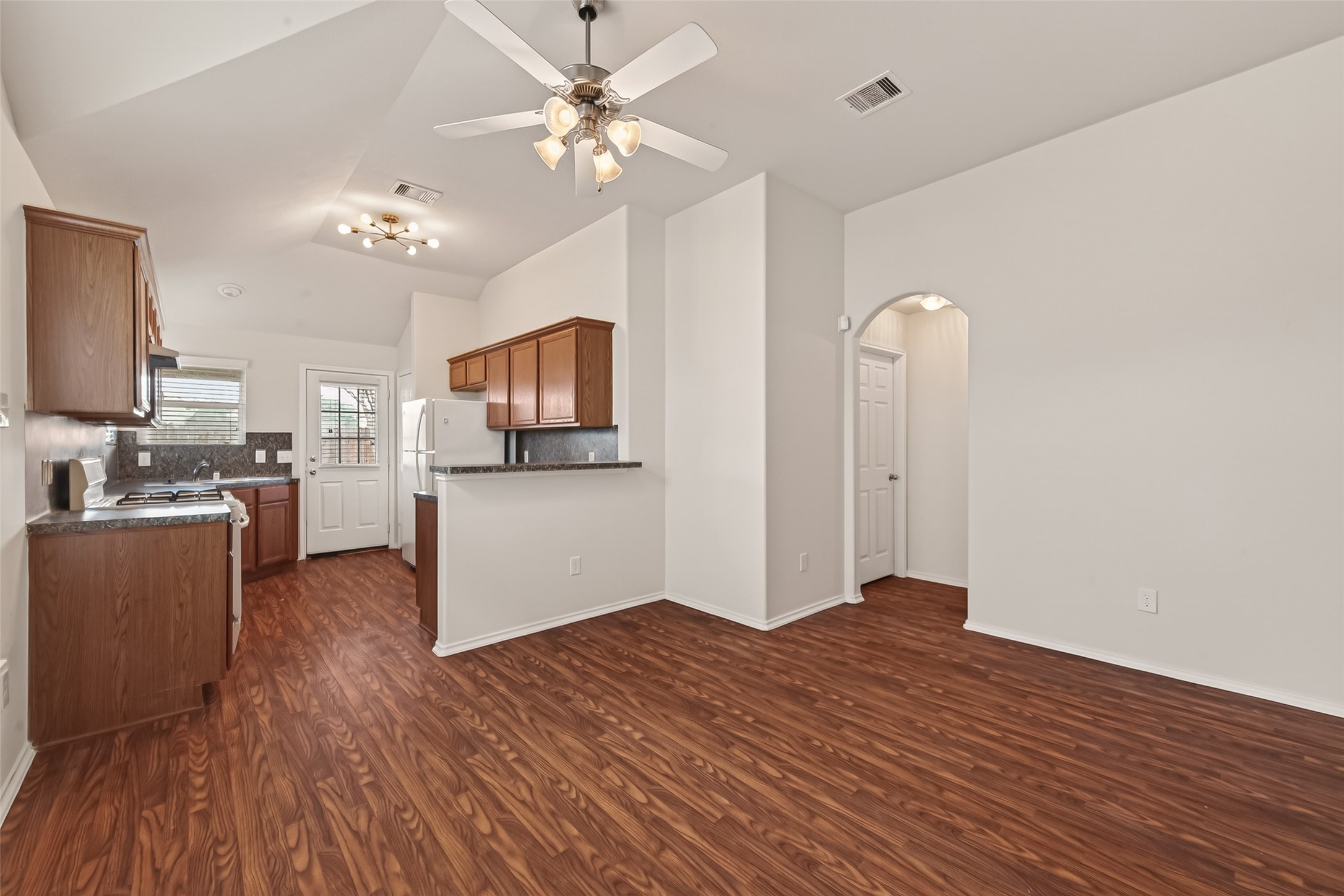 6814 Anson Point Lane Houston, TX 77040 - Photo 5 of 16
