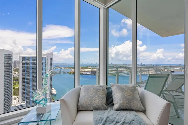 $17,000 | 900 Brickell Key Boulevard, Unit 3103, Miami, FL 33131