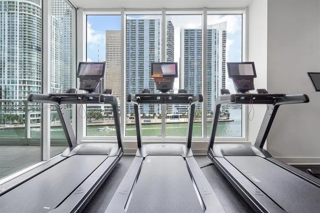 $17,000 | 900 Brickell Key Boulevard, Unit 3103, Miami, FL 33131