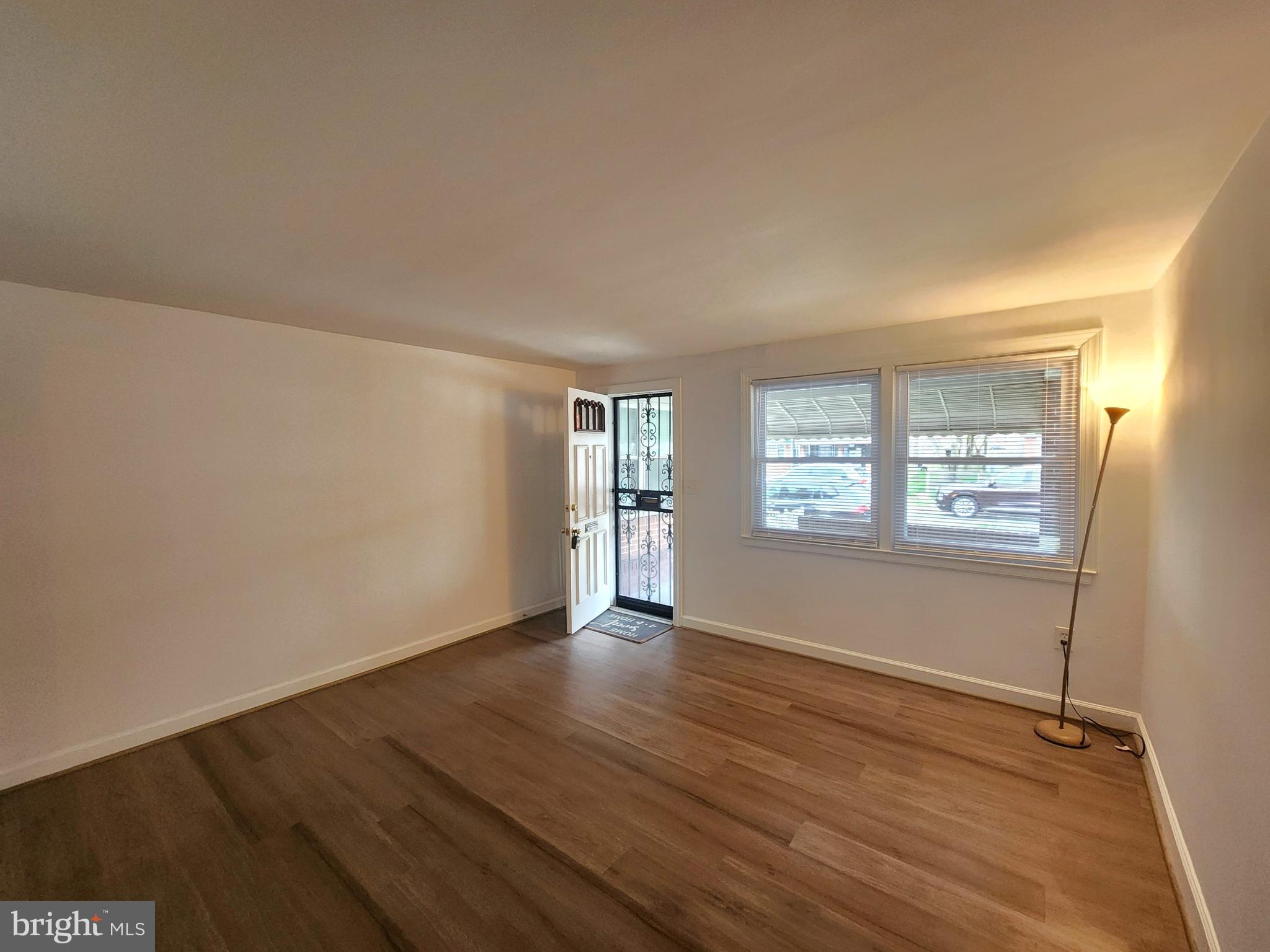 135 Carver Road Dundalk, MD 21222 - Photo 6 of 14 Living Room