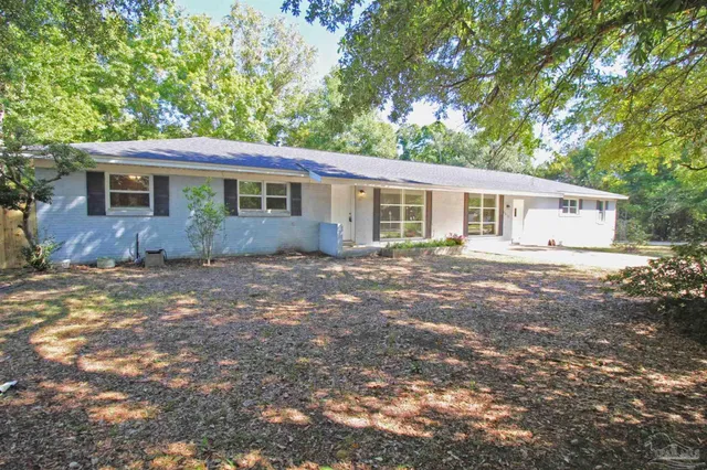 $1,950 | 4810 Creighton Road, Pensacola, FL 32504