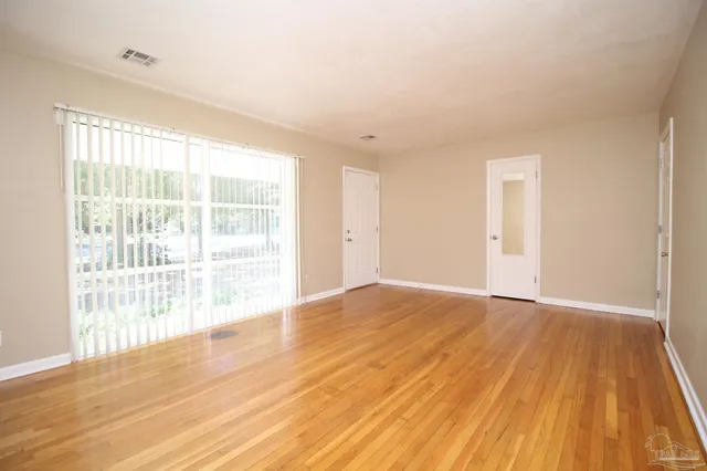 $1,950 | 4810 Creighton Road, Pensacola, FL 32504