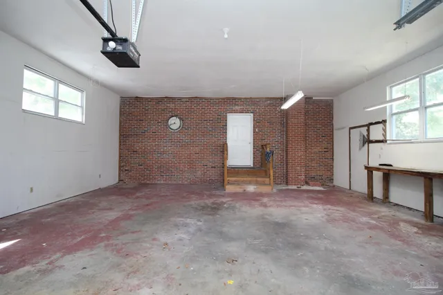 $1,950 | 4810 Creighton Road, Pensacola, FL 32504