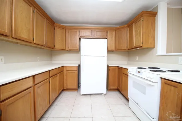 $1,950 | 4810 Creighton Road, Pensacola, FL 32504