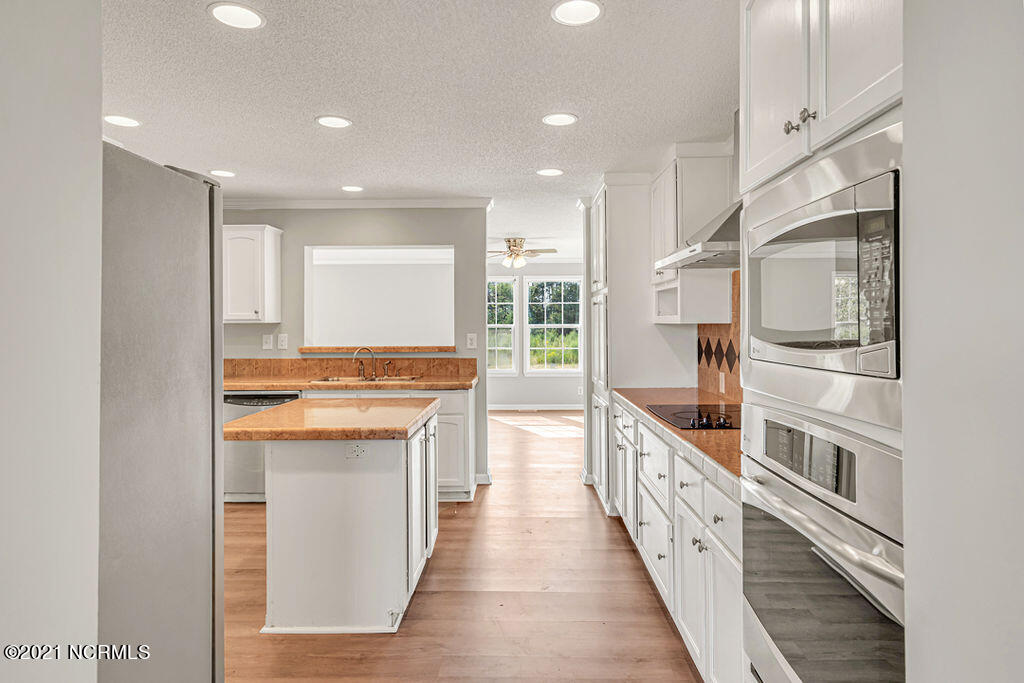 351 Sand Ridge Road Pink Hill, NC 28572 - Photo 11 of 44 DSC00943