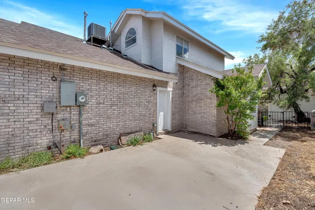 $305,000 | 4328 Loma Alegre Drive, El Paso, TX 79934
