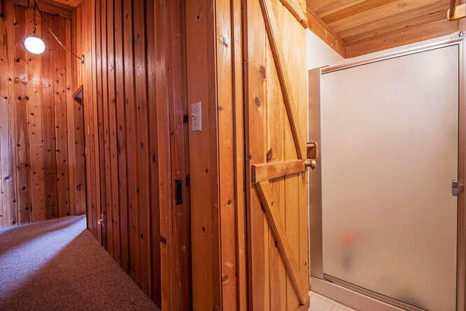 64145 Tyler Road Bend, OR 97703 - Photo 8 of 17 64145 Tyler Rd Bend OR 97701-small-010-0