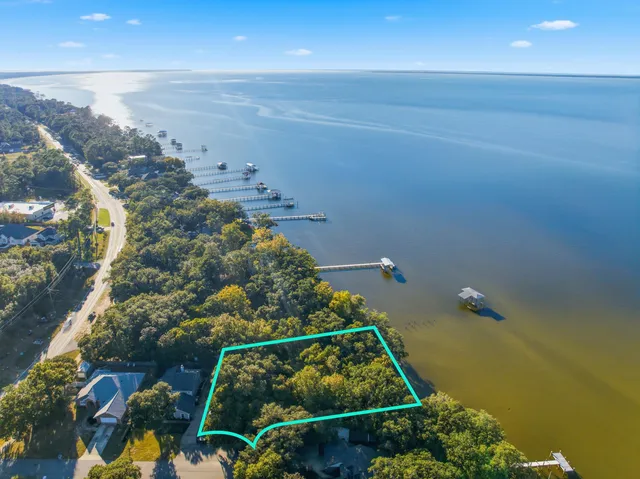 $309,900 | 0 Oak Harbor Drive, Navarre, FL 32566