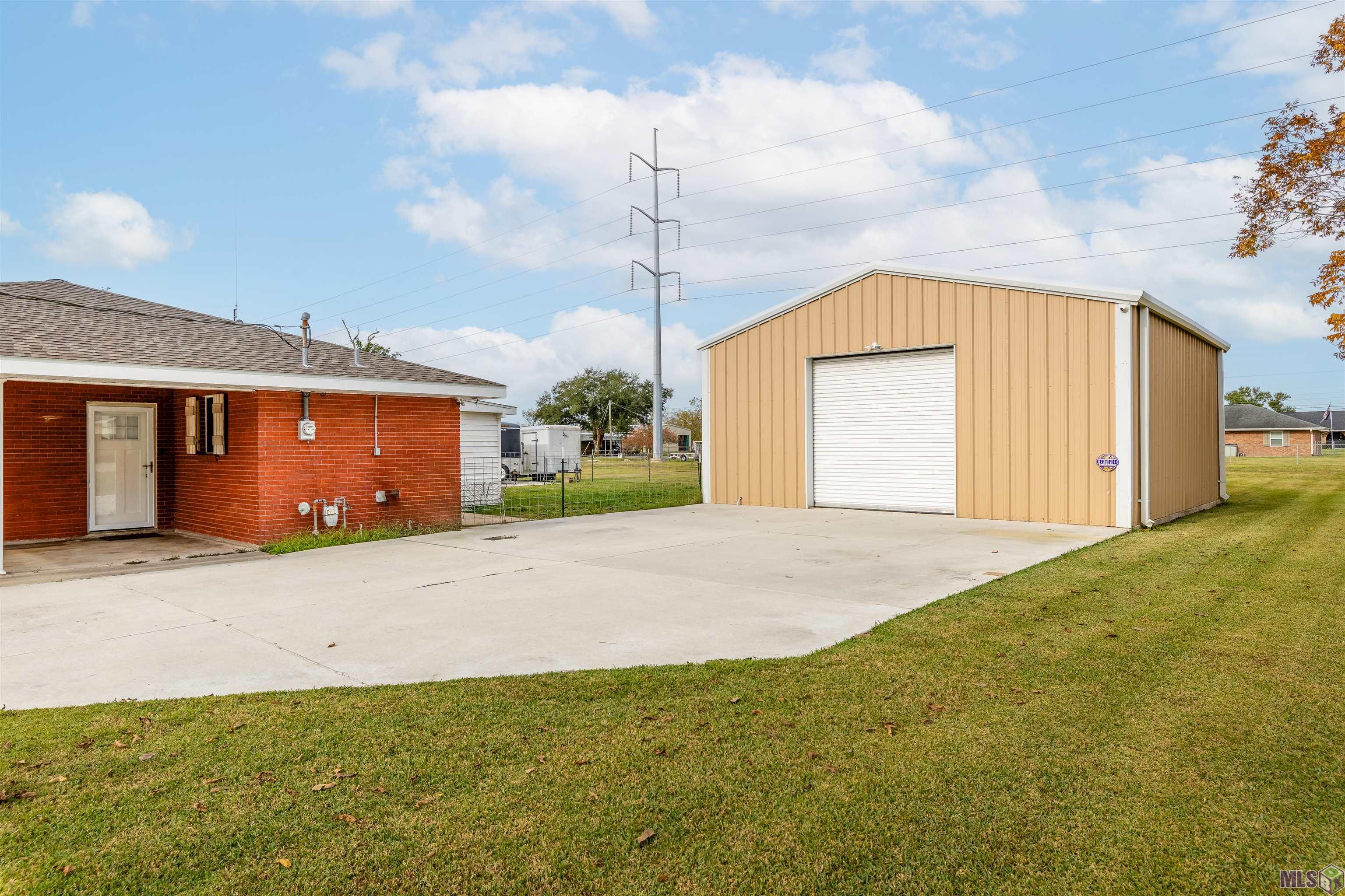 414 Hospital Drive Raceland, LA 70394 - Photo 3 of 15