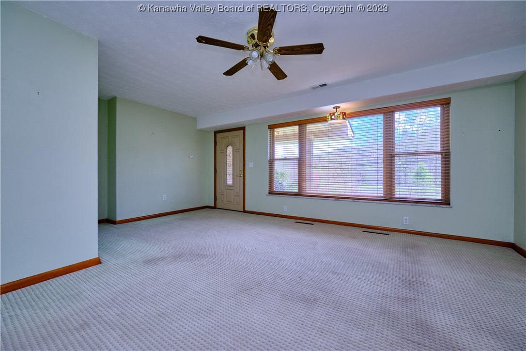 164 Stricklin Road Hurricane, WV 25526 - Photo 4 of 39 Gallery Image 4