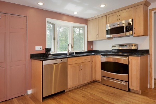 27 Oneida Road Acton, MA 01720 - Photo 4 of 30 Gallery Image 4