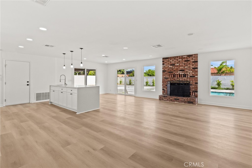 2852 East San Angelo Road Palm Springs, CA 92262 - Photo 12 of 25 an empty room with furniture and fireplace