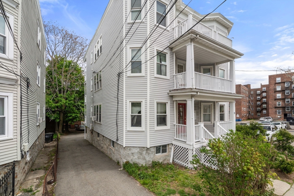 19 Claymoss Road Boston, MA 02135 - Photo 5 of 28