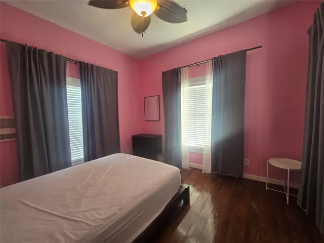 $1,450 | 1119 Broadway Avenue J, Unit 2, Galveston, TX 77550