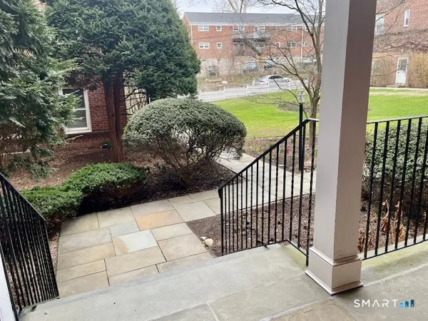 $2,200 | 70 Strawberry Hill Avenue, Unit 51D, Stamford, CT 06902