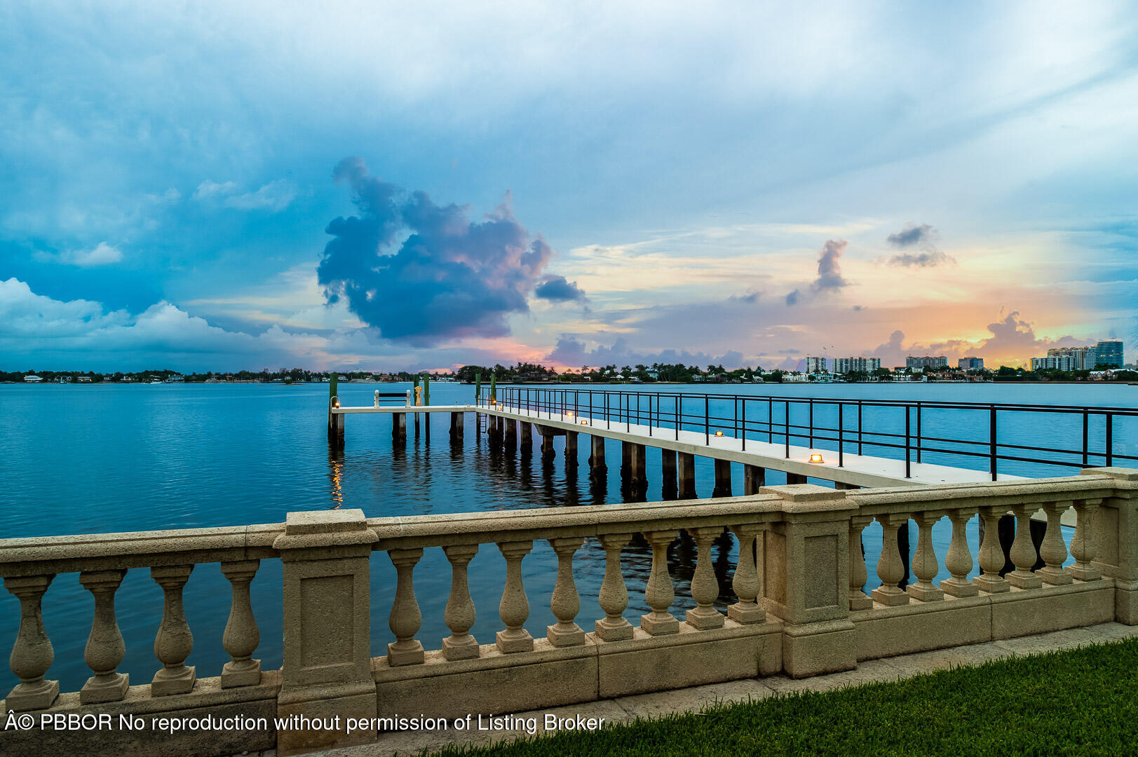 790 South County Road Palm Beach, FL 33480 - Photo 13 of 15 a view of a large building with a big yard