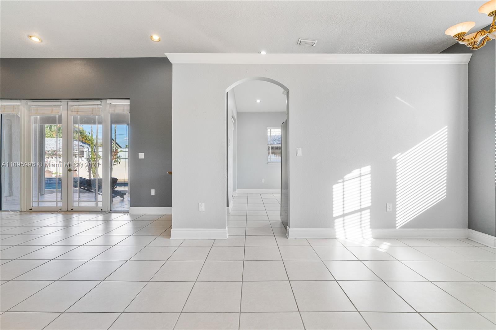 3671 Southwest 139th Court Miami, FL 33175 - Photo 35 of 56 a view of an empty room and window