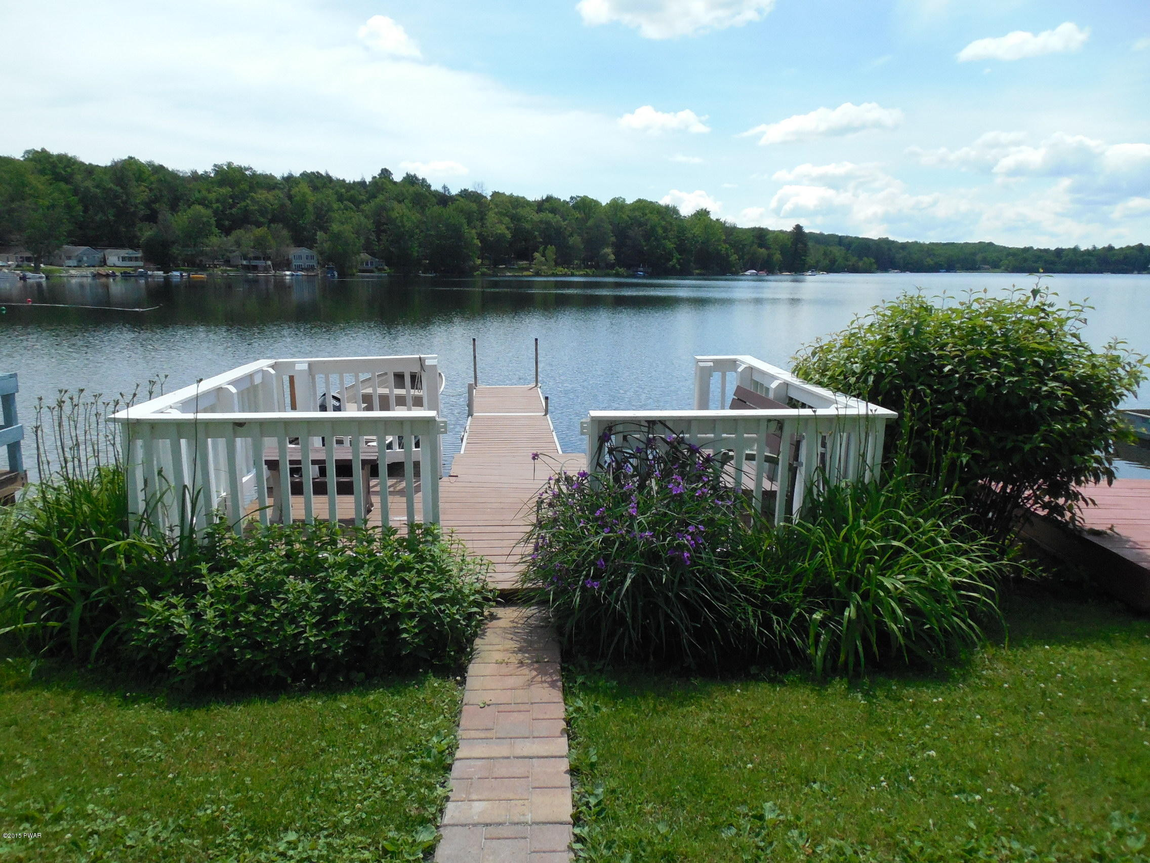 26 West Shore Road Waymart, PA 18472 - Photo 2 of 35