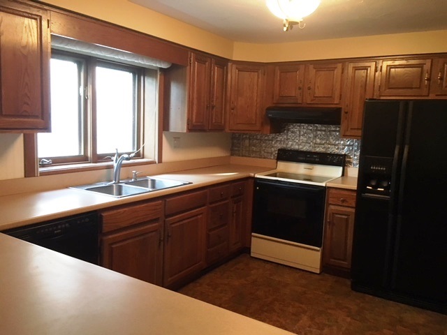5 Tsienneto Road, Unit 3 Derry, NH 03038 - Photo 2 of 10