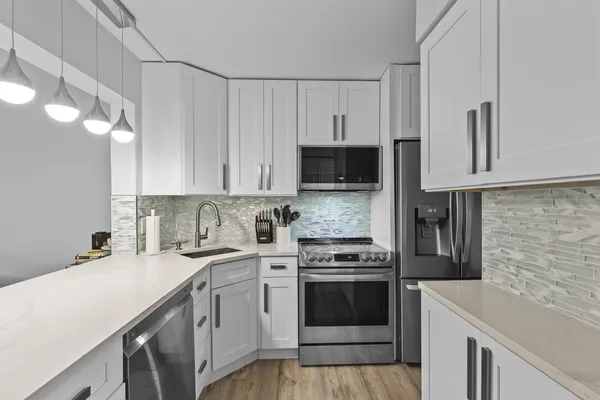 $2,400 | 629 Sea Pine Way, Unit D2, Greenacres, FL 33415