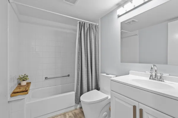 $2,400 | 629 Sea Pine Way, Unit D2, Greenacres, FL 33415