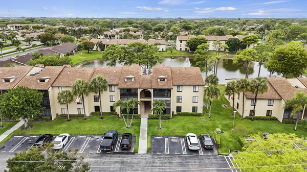 $2,400 | 629 Sea Pine Way, Unit D2, Greenacres, FL 33415