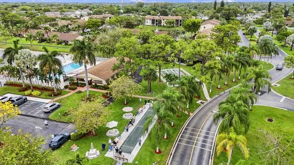 $2,400 | 629 Sea Pine Way, Unit D2, Greenacres, FL 33415