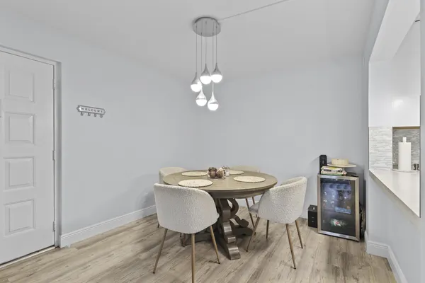 $2,400 | 629 Sea Pine Way, Unit D2, Greenacres, FL 33415