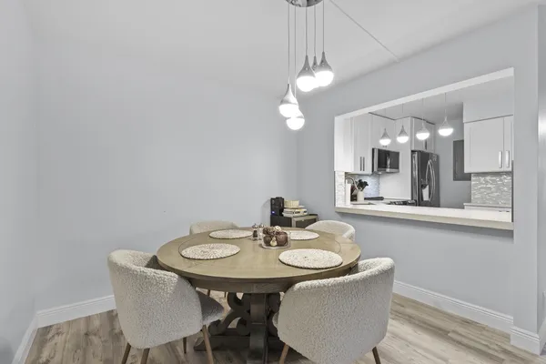 $2,400 | 629 Sea Pine Way, Unit D2, Greenacres, FL 33415