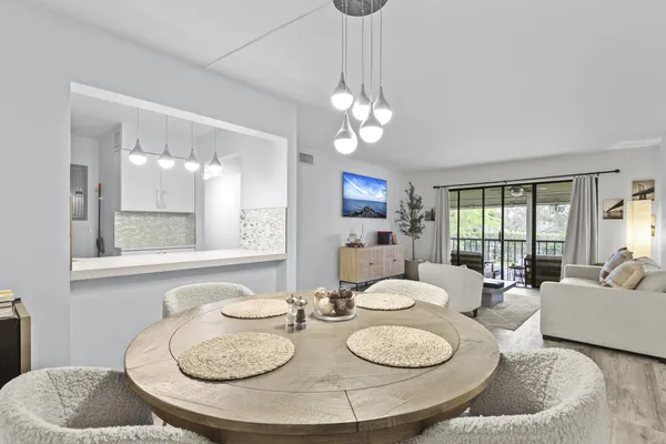 $2,400 | 629 Sea Pine Way, Unit D2, Greenacres, FL 33415