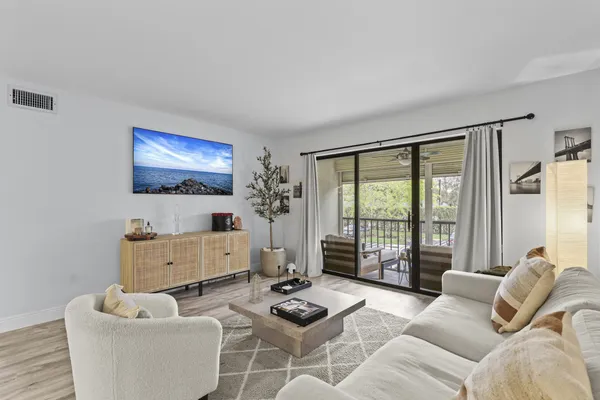 $2,400 | 629 Sea Pine Way, Unit D2, Greenacres, FL 33415