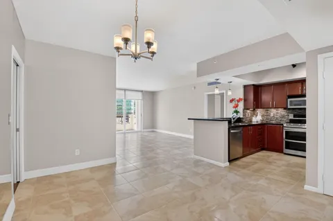 $665,000 | 403 South Sapodilla Avenue, Unit 511, West Palm Beach, FL 33401