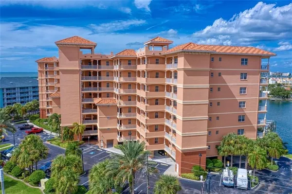 $2,500 | 530 South Gulfview Boulevard, Unit 401, Clearwater Beach, FL 33767