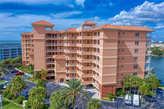 $2,500 | 530 South Gulfview Boulevard, Unit 401, Clearwater Beach, FL 33767