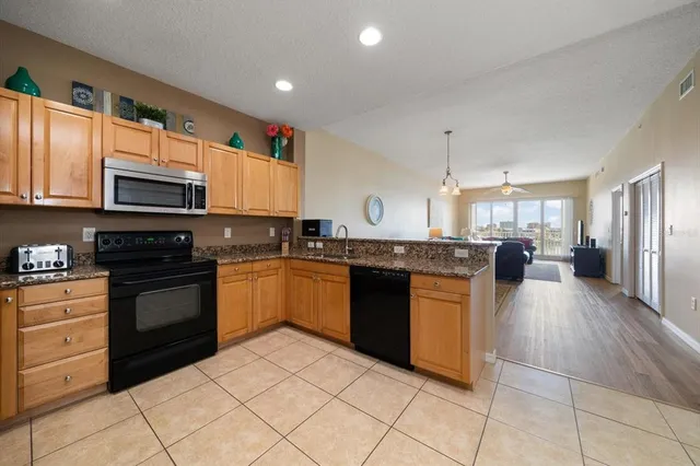 $2,500 | 530 South Gulfview Boulevard, Unit 401, Clearwater Beach, FL 33767