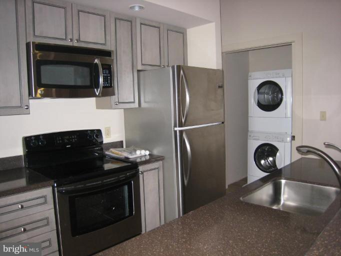 136 Main Street Annapolis, MD 21401 - Photo 2 of 19 Kitchen