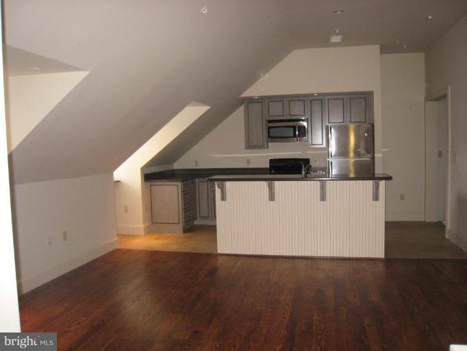 136 Main Street Annapolis, MD 21401 - Photo 3 of 19 Kitchen/Living Room