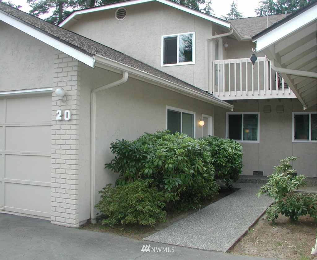 7740 196th Street Southwest, Unit 20 Edmonds, WA 98026 - Photo 1 of 25 Gallery Image 1