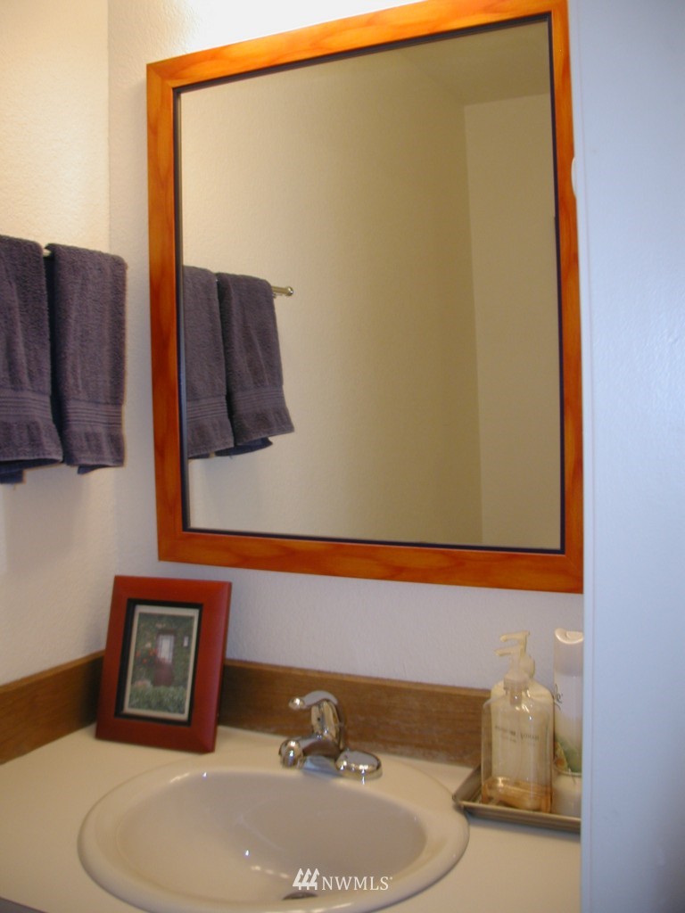 7740 196th Street Southwest, Unit 20 Edmonds, WA 98026 - Photo 11 of 25 Gallery Image 11