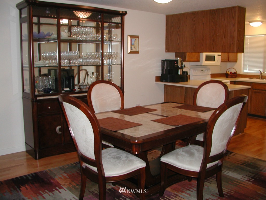 7740 196th Street Southwest, Unit 20 Edmonds, WA 98026 - Photo 13 of 25 Gallery Image 13