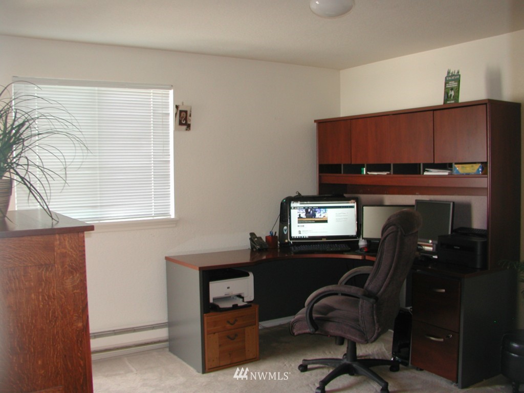 7740 196th Street Southwest, Unit 20 Edmonds, WA 98026 - Photo 19 of 25 Gallery Image 19