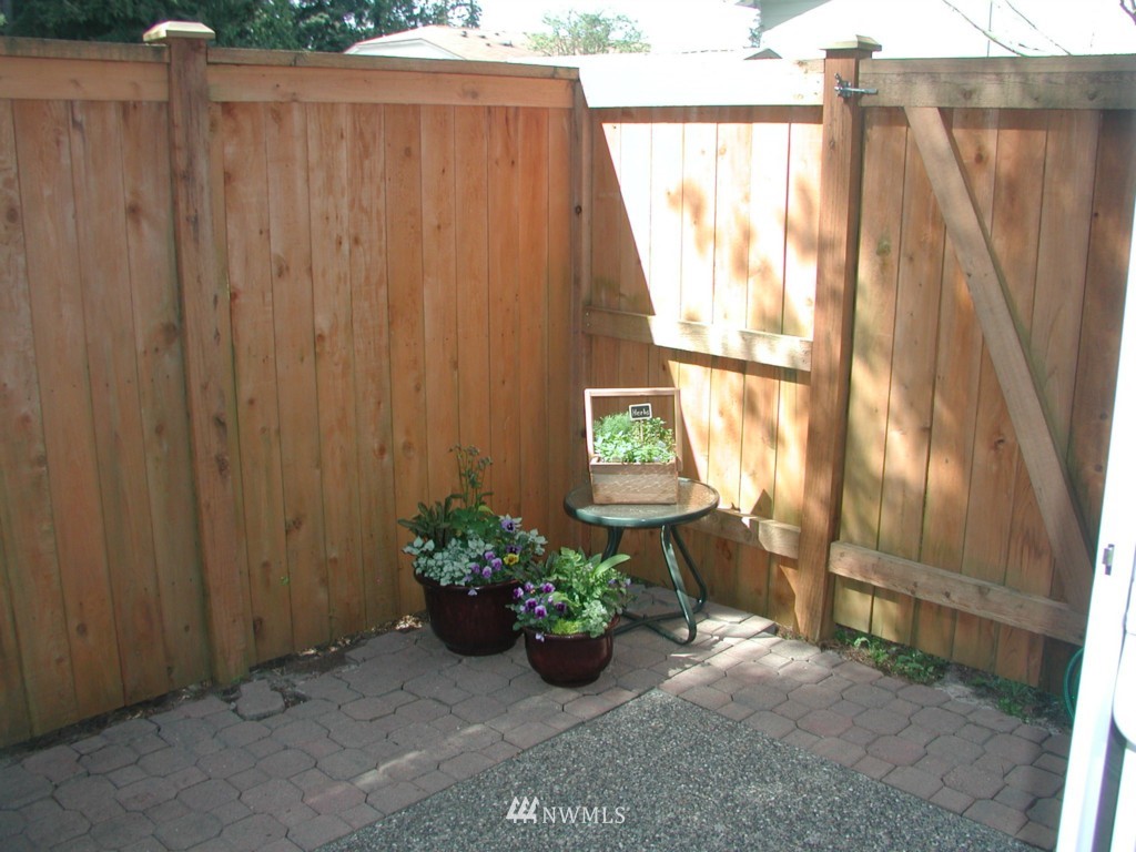 7740 196th Street Southwest, Unit 20 Edmonds, WA 98026 - Photo 3 of 25 Gallery Image 3
