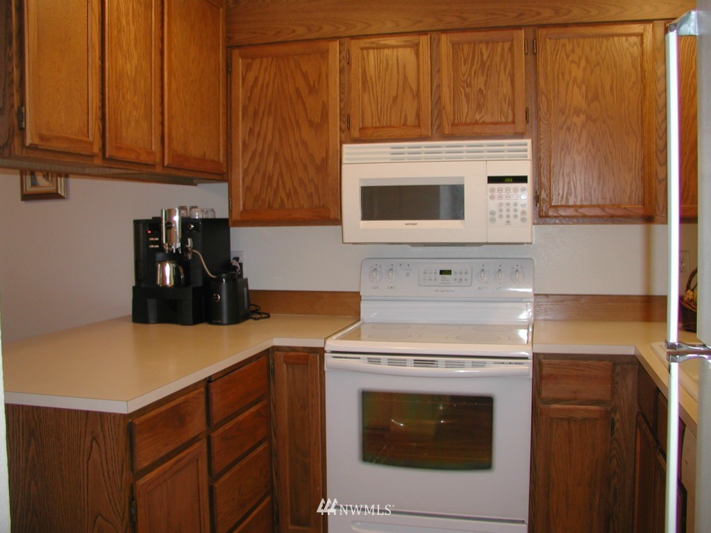 7740 196th Street Southwest, Unit 20 Edmonds, WA 98026 - Photo 7 of 25 Gallery Image 7