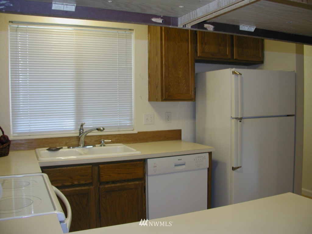 7740 196th Street Southwest, Unit 20 Edmonds, WA 98026 - Photo 9 of 25 Gallery Image 9