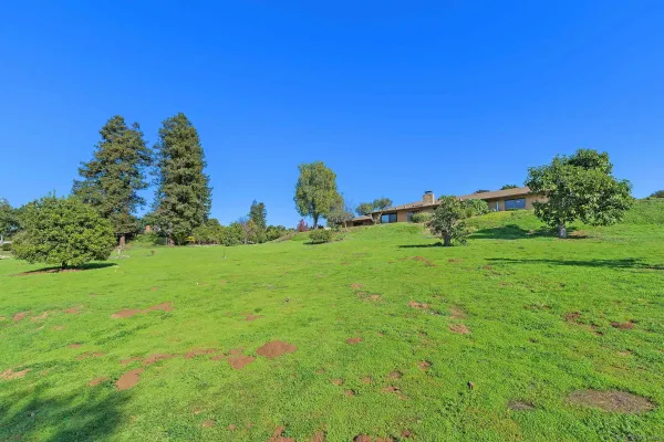 $1,225,000 | 363 Tumble Creek Lane, Fallbrook, CA 92028