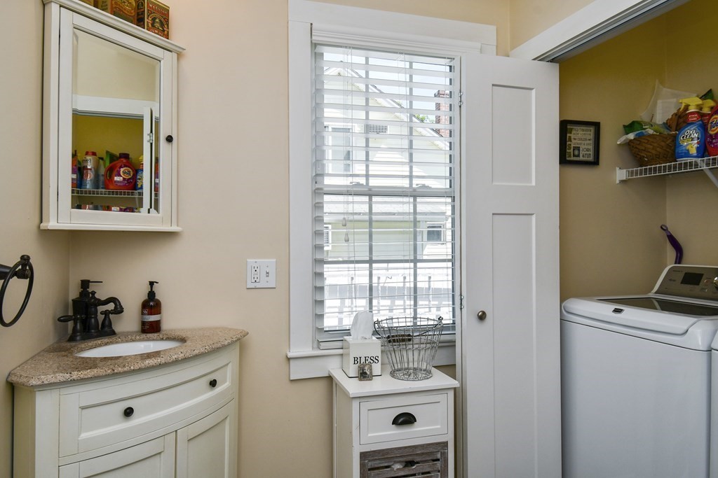 409 Bridle Path Worcester, MA 01604 - Photo 14 of 32 Gallery Image 14